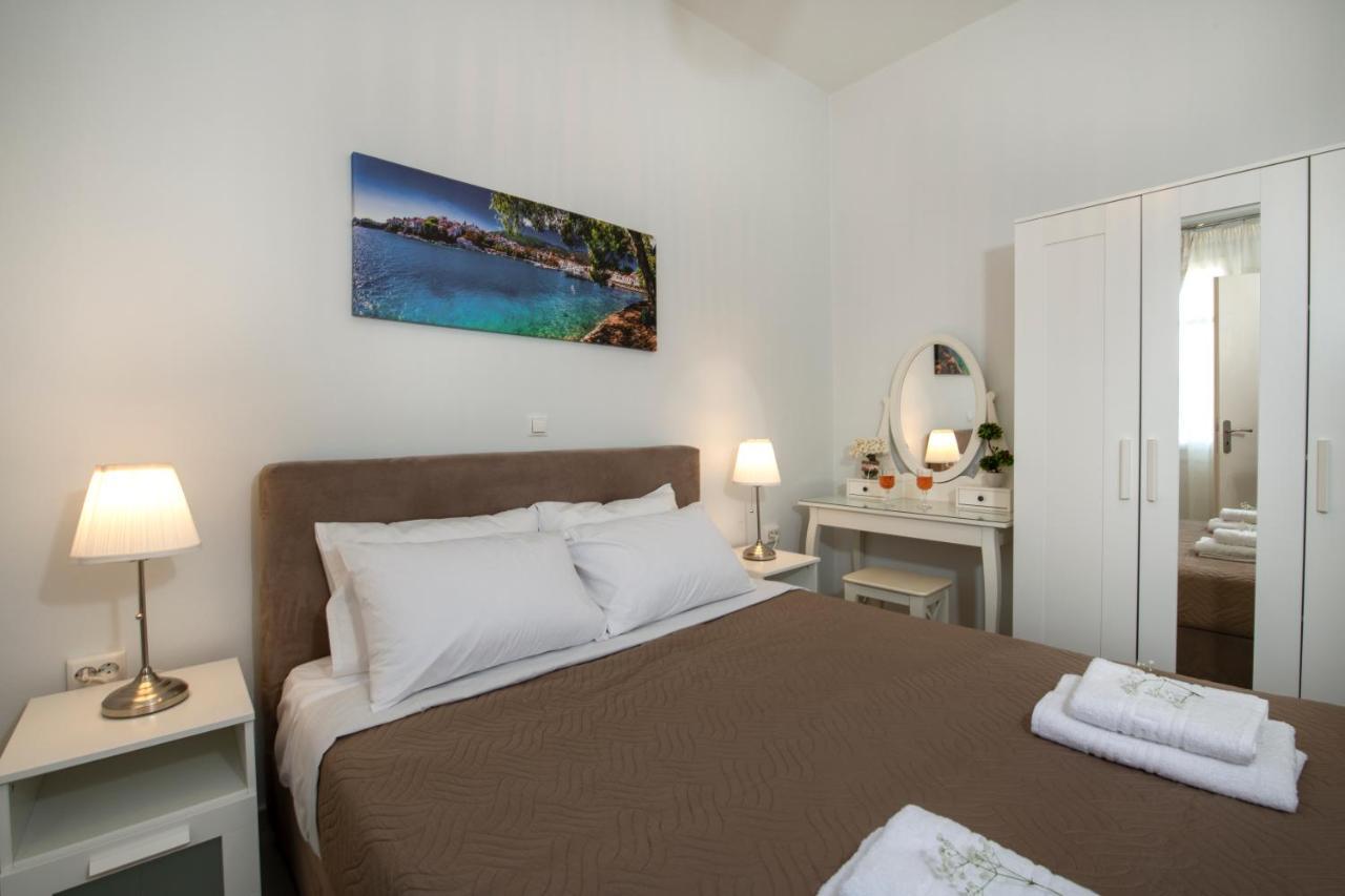 Irina Apartment Rethymno  Bagian luar foto