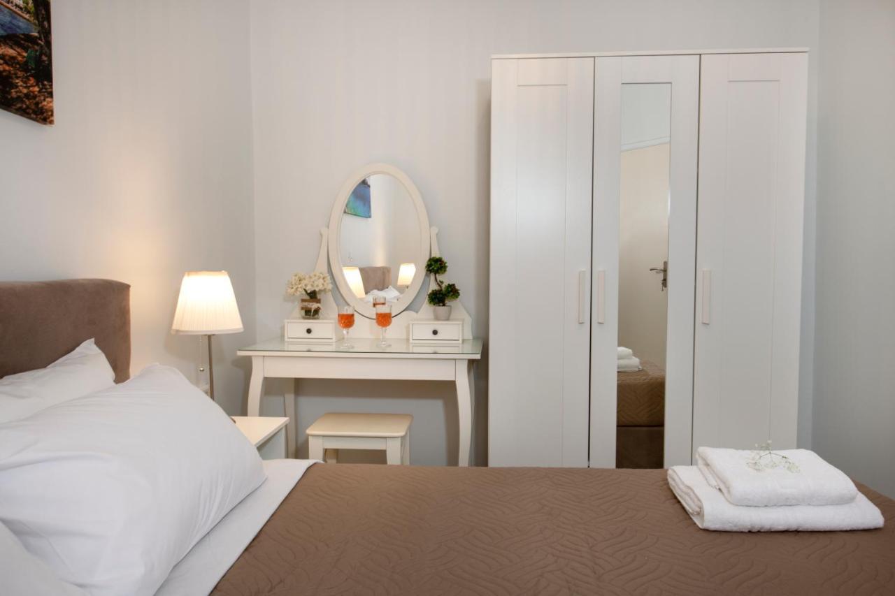 Irina Apartment Rethymno  Bagian luar foto